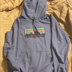 Women’s Large Patagonia hoodie with front pocket